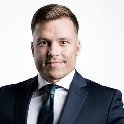Marcin Ajs — 国际刑法律师